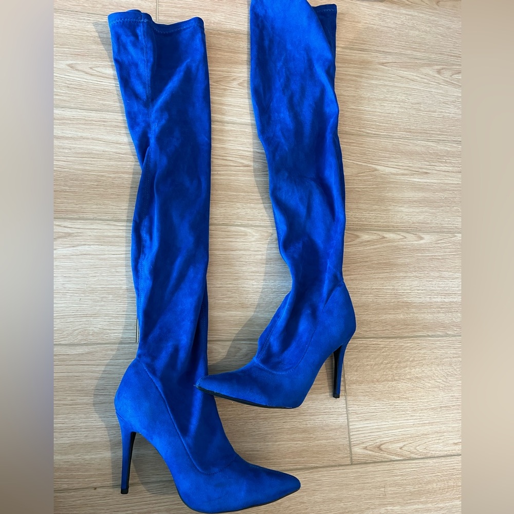 Over the knee velvet boots